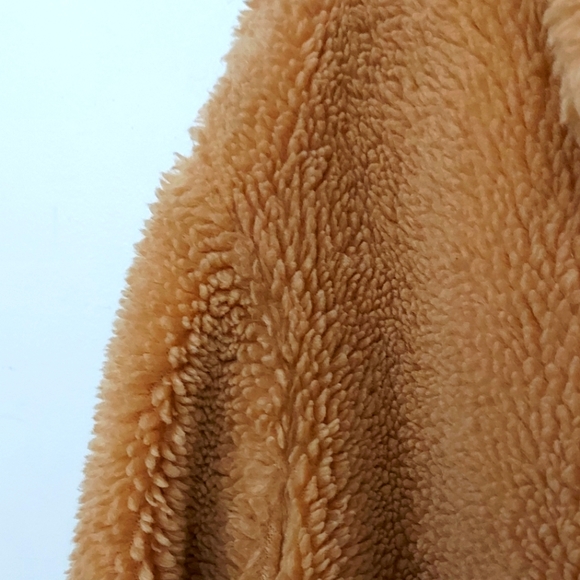 Urban Outfitters teddy bomber jacket - Picture 8 of 9